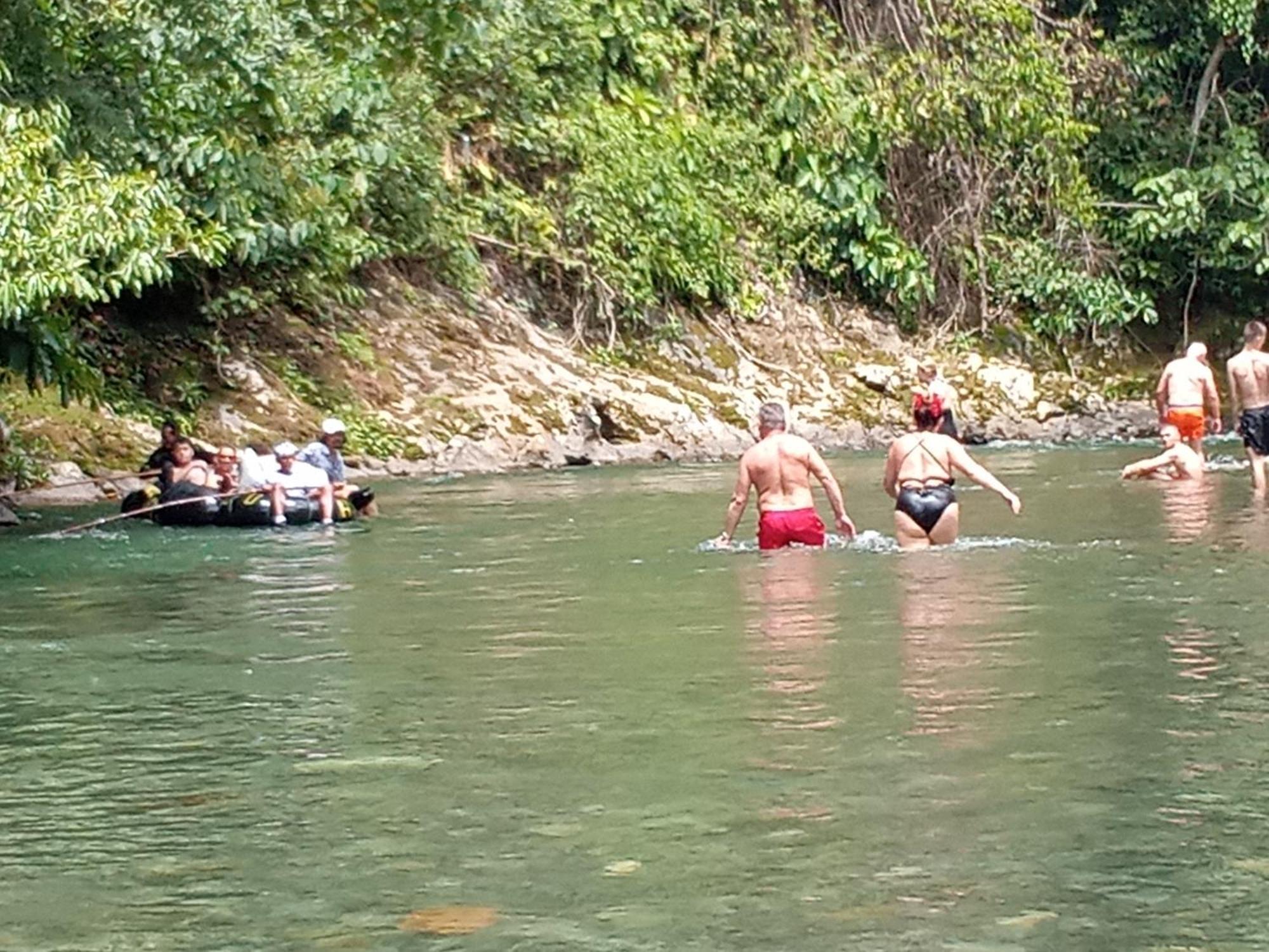 Jungle Treking & Jungle Tour If You Want To Stay Here,You Must Book Treking Only With Us Bukit Lawang Esterno foto